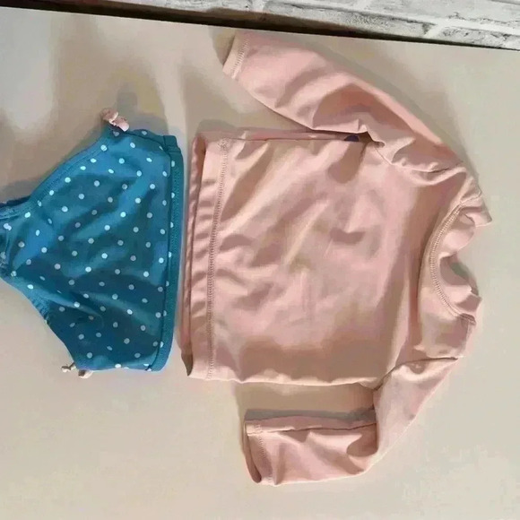 Infant swimsuit‎ size 6 months Carters - Picture 3 of 5